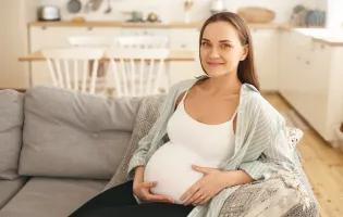 Kobieta w ciąży przed porodem - Salve
