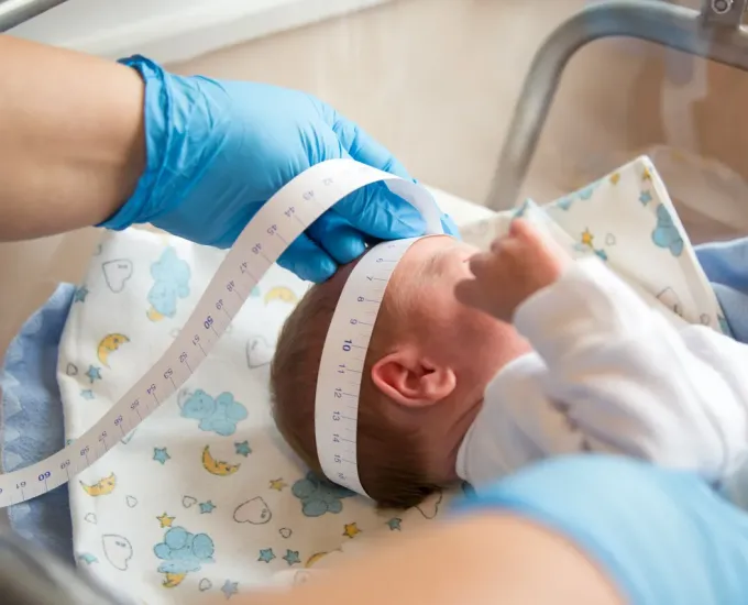 Pomiary noworodka na oddziale położniczym - Salve